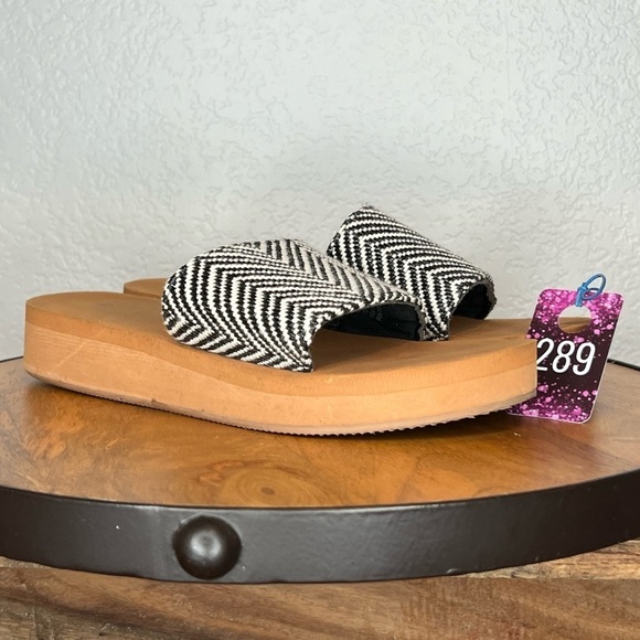 289. Shade & Shore Catalina Platform Slide Sandals Size 7 - Picture 7 of 7